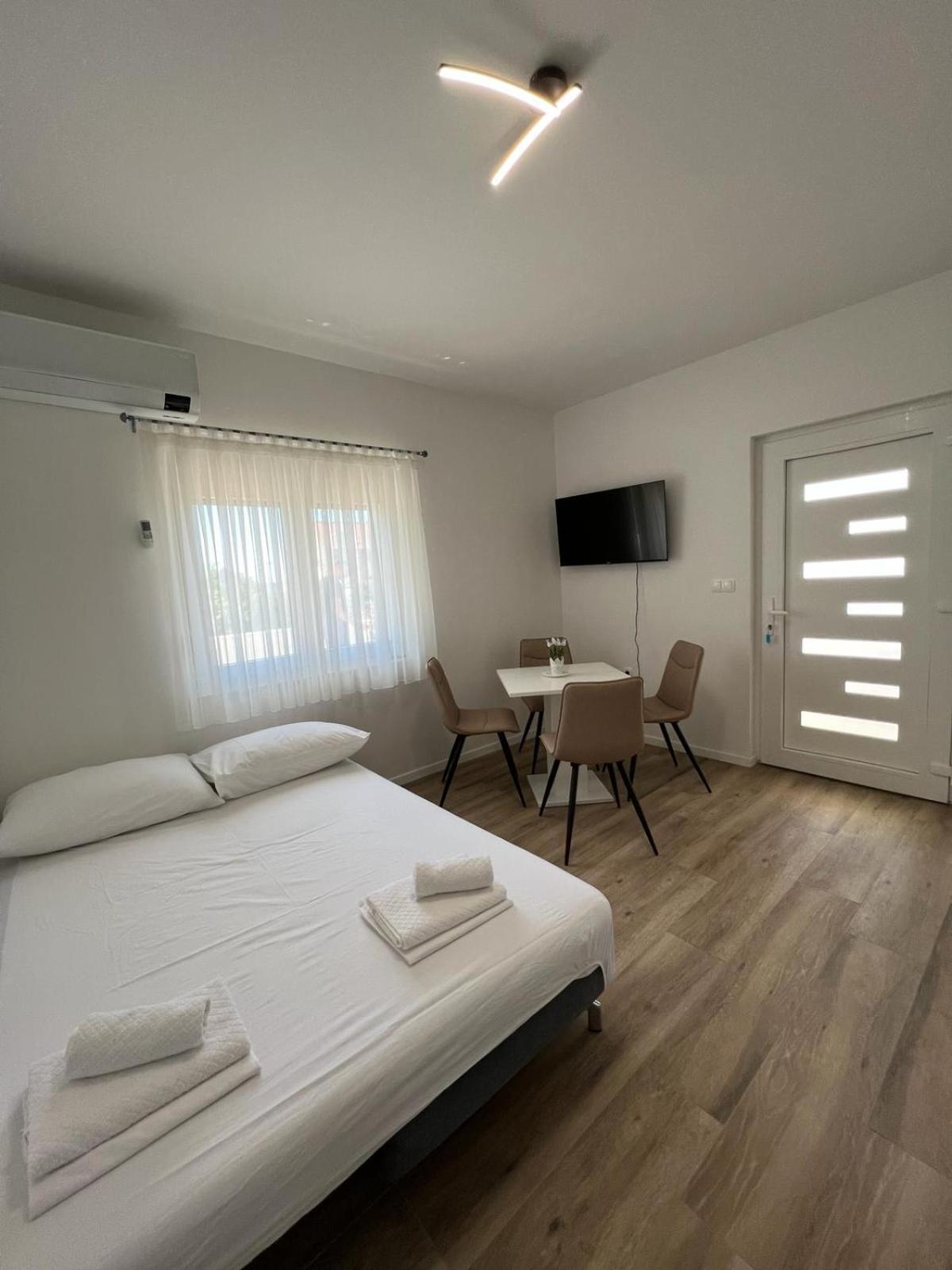 Apartments Mamma Mia โอเรบิก ภายนอก รูปภาพ